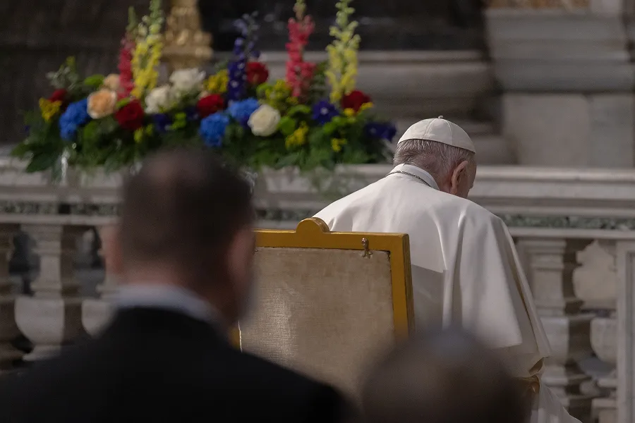 Pope Francis prays the rosary before an icon of Our Lady of Help in St. Peter's Basilica May 1, 2021.?w=200&h=150